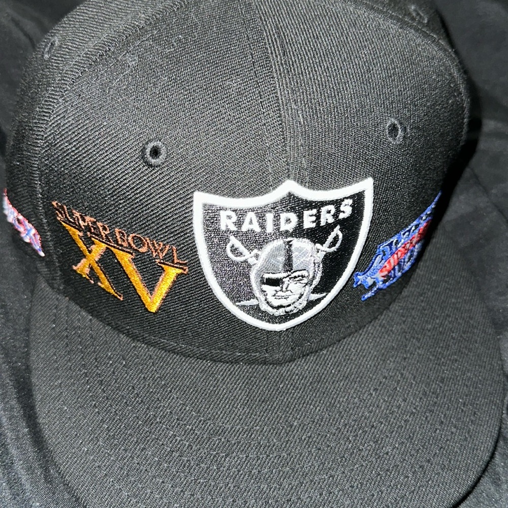 Fitted raiders hat like new size 7 1/4